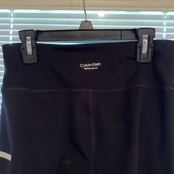 Calvin Klein workout pants. Worn 1 time. Size Small adult - Picture 3 of 4